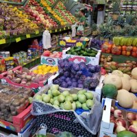 В овощном отделе магазина :: Светлана Хращевская В овощном отделе магазина :: Светлана Хращевская