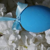 Пасхальные украшения появились у храма Христа Спасителя. :: александр Пасхальные украшения появились у храма Христа Спасителя. :: александр