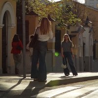 Девушки и небольшой зелёненький НЛО :: svk *