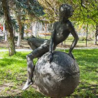 Мальчик  на  шаре :: Валентин Семчишин