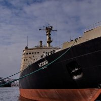 "Ленин" - атомный ледокол, первое в мире судно с ядерной силовой установкой. :: Любовь Овсянкина