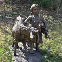 Москва. Девочка с козой... :: Наташа *****