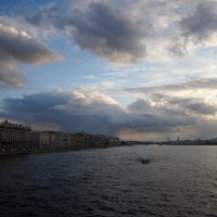 вид с Троицкого моста на Дворцовую набережную :: zavitok *