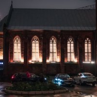 У старой англиканской церкви Св. Андрея :: Nyusha .