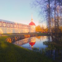 Вечер возле стен монастыря :: Сергей Кочнев