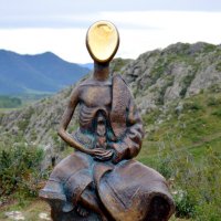 Памятник суслику) - Мальчик с сусликом :: Татьяна Лютаева