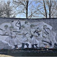 Памятник на братской могиле советских воинов. :: Валерия Комова