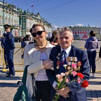 СПАСИБО ДЕДУ ЗА ПОБЕДУ! С Днем Победы, друзья! :: Виталий Половинко