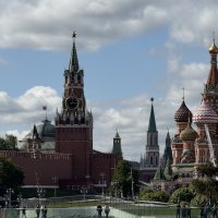 Спасская башня и храм Василия Блаженного :: <<< Наташа >>>