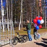 С шарами -на праздник! :: Владимир 