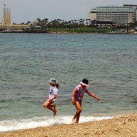 Ура,мы на море! :: Юрий. Шмаков