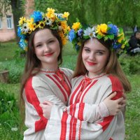 Красотки из "Калинки" :: Евгений Красотки из "Калинки" :: Евгений