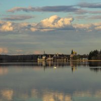 озеро Валдай. В лучах заката. :: Yuri Chudnovetz