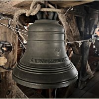 Старинный колокол. :: Валерия Комова