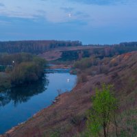 утро с Луной :: Виталий Емельянов