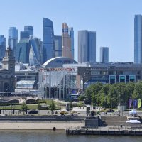 Киевский вокзал и Москва-Сити :: <<< Наташа >>>