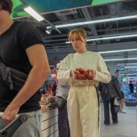 Зарисовка из ТЦ :: юрий поляков