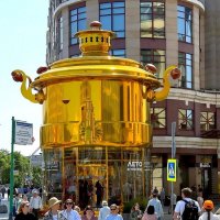 Прогулка по Москве. Арт-павильон «Самовар» на Старом Арбате :: Ольга Довженко Прогулка по Москве. Арт-павильон «Самовар» на Старом Арбате :: Ольга Довженко