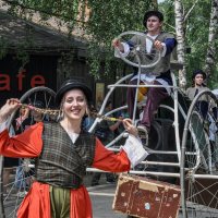 Шествие уличных театров :: Татьяна Машошина