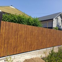 Заменили забор и ворота :: Татьяна Пальчикова Заменили забор и ворота :: Татьяна Пальчикова