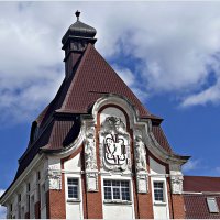 Украшения башни здания. :: Валерия Комова Украшения башни здания. :: Валерия Комова