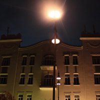 в лучах софитов ночью... :: Андрей Петренко