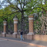 Ограда Михайловского сада :: Татьяна Машошина