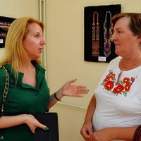 На виставці :: Степан Карачко