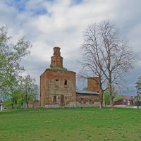 Руины Покровской церкви.  Венев. :: ИРЭН@ .