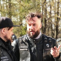 Хулиганы. Разговор :: Сергей Панасюк