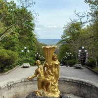 На каскадной лестнице курортного парка :: Gen 