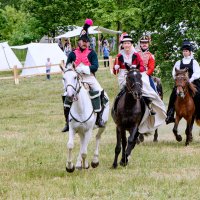 Дамы и гусары на конной прогулке... :: Anatoly Lunov Дамы и гусары на конной прогулке... :: Anatoly Lunov