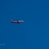 Самолёт в синем небе :: Александр Синдерёв