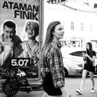 Прохожие... :: Влад Никишин