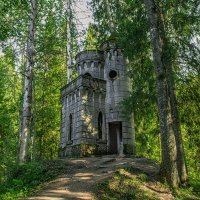 Усадьба Заветное: жемчужина затерянная в густом лесу :: Александр Филатов