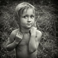 Маленькая Джоконда, покусанная комарами :: СЮ 