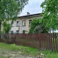 Цветёт сирень у старого дома :: Мария Васильева Цветёт сирень у старого дома :: Мария Васильева