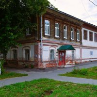 Ядрин. Дом семьи купца Дмитрия Семёновича Мордвинова. :: Пётр Чернега