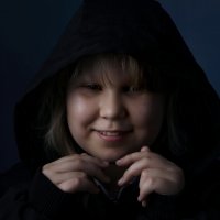 улыбка в тени :: Леонид Соснин