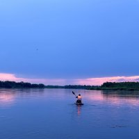Нас не догонят...) Встречая закат на Енисее. :: Любовь Иванова