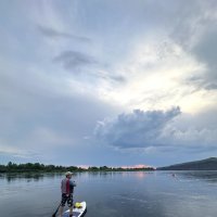 На закате дня , по Енисею. Перед грозой . :: Любовь Иванова