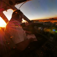 Сконфуженный портрет.. Когда солнышко мешает работе. :: Alexey YakovLev