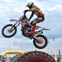 Эндуро в городе :: Александр Гриднев