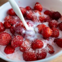 Клубника с молоком :: Александр Синдерёв