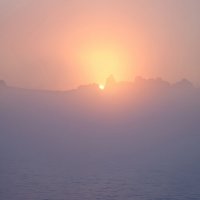 Восход над скалами Колыванского озера :: Вениамин Скородумов Восход над скалами Колыванского озера :: Вениамин Скородумов