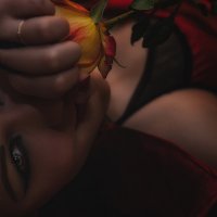 Бутон в руках :: Джованни Луче