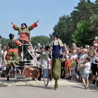 Уличный театр "Пластилиновый дождь" :: Татьяна Машошина