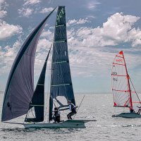 Кому-то парус это удовольствие, а кому-то работа... :: Сергей Романов