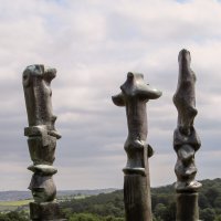 У авангардной скульптуры есть свои поклонники (2). :: Игорь Викторов