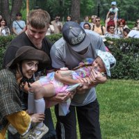 Сон ребёнка охраняя, бережно родным отдали :: Татьяна Машошина